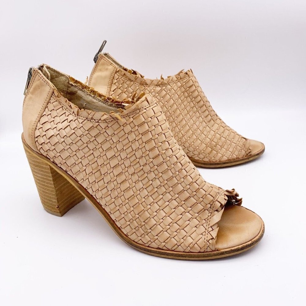 Rebels Woven Bootie Tan Heel Open Toe Weave Women’s Size 9 Soft Surroundings